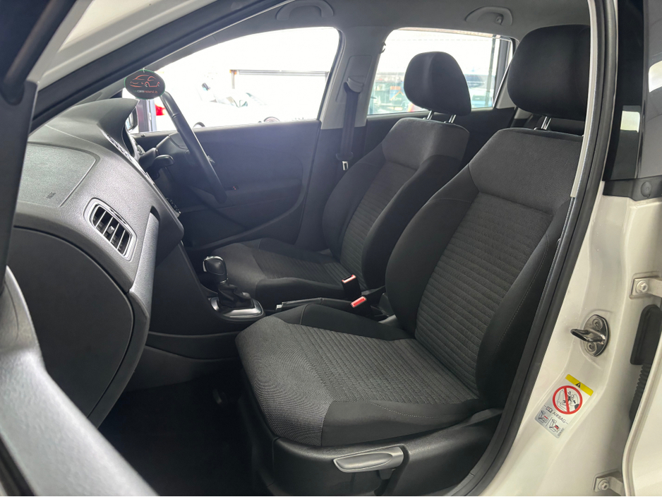 2012 Volkswagen Polo - image 13