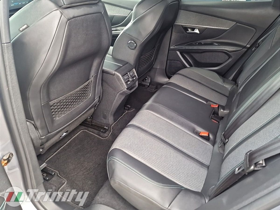2022 Peugeot 3008 - image 8