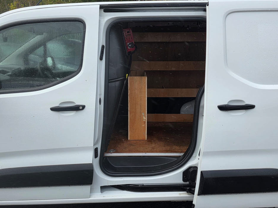 2022 Opel Combo - image 11