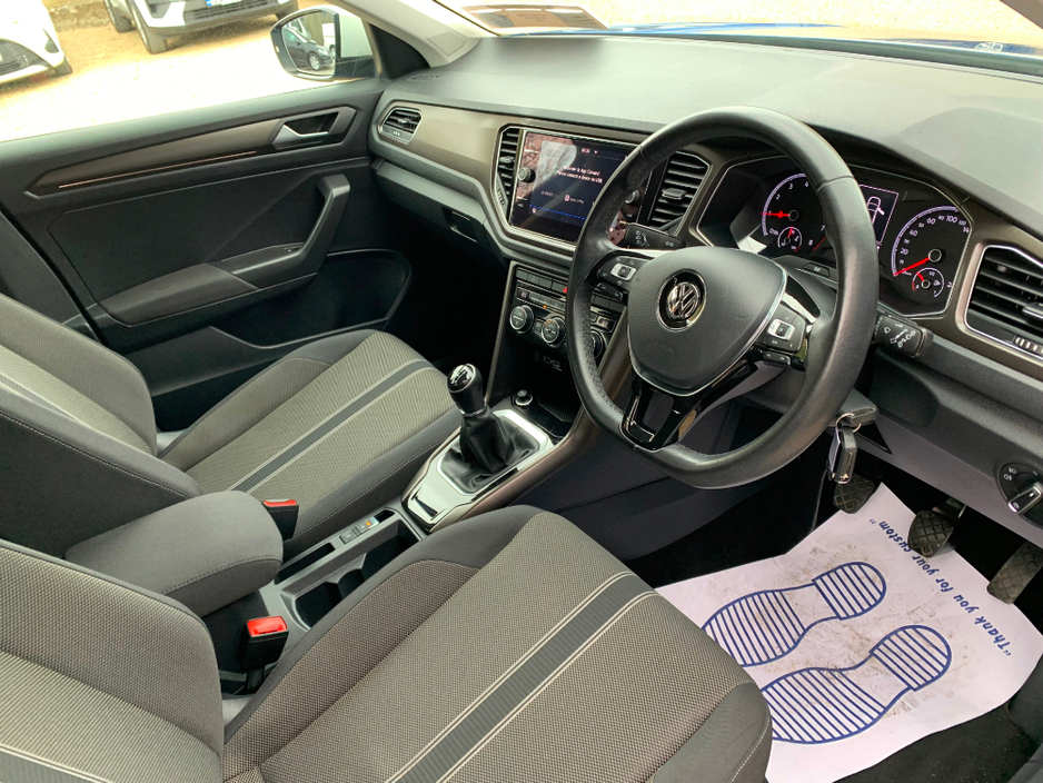 2019 Volkswagen T-Roc - image 16