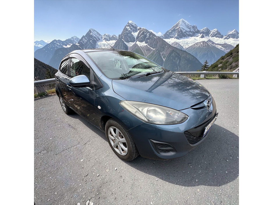 2014 Mazda Demio - image 12