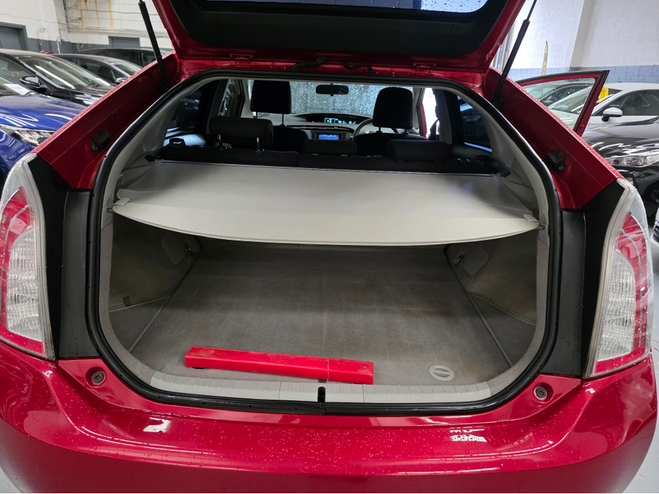 2013 Toyota Prius - image 14