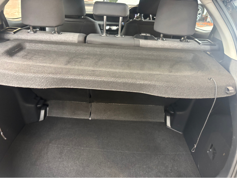 2023 Toyota Yaris - image 10