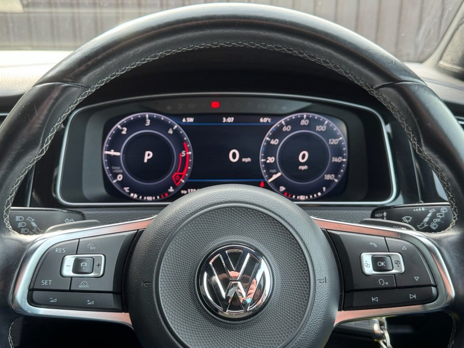 2017 Volkswagen Golf - image 13