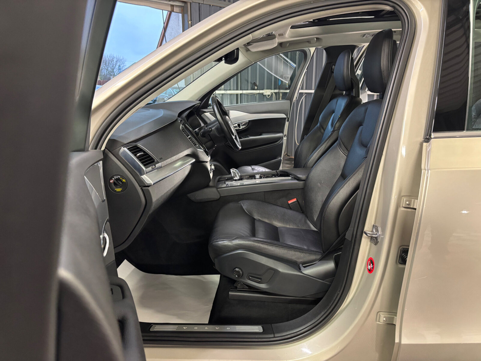 2016 Volvo XC90 - image 16