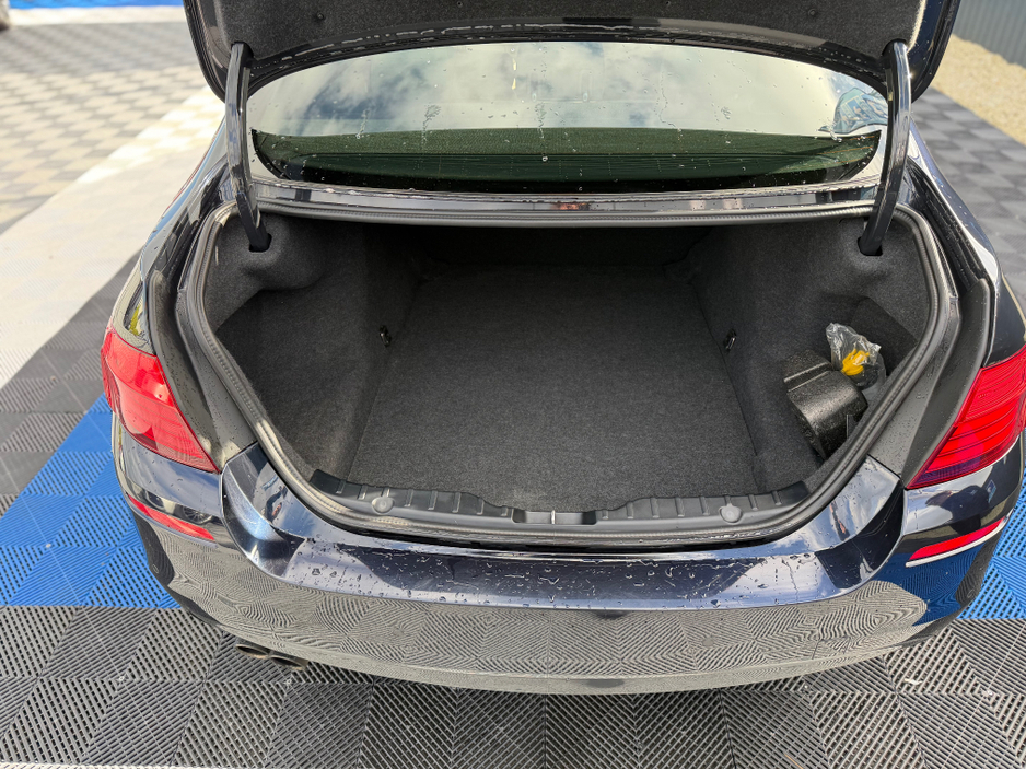 2016 BMW 5 Series - image 31