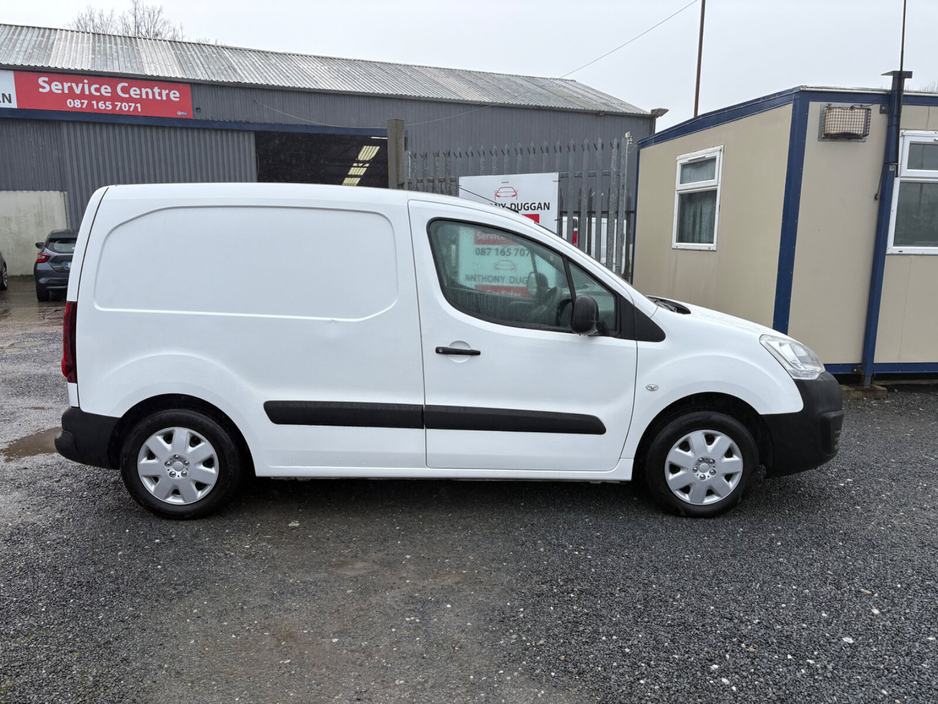 2019 Peugeot Partner  €10,995