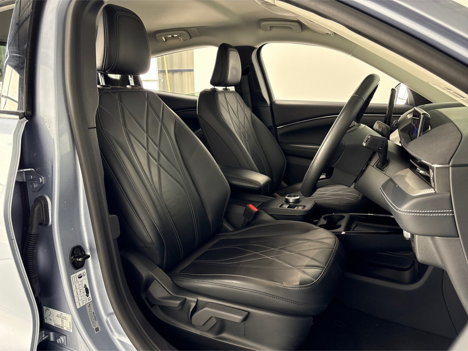 2023 Ford Mustang MACH-E RWD STANDARD RANGE**HEATED LEATHER SEATS**HEATED MULTIFUNCTIONAL STEERING WHEEL**DIGITAL DASH**TOUCHSCREEN APPLE CAR PLAY**NAVIGATION**DUAL CLIMATE**REVERSE CAMERA**PARKING SENSORS** €35,995