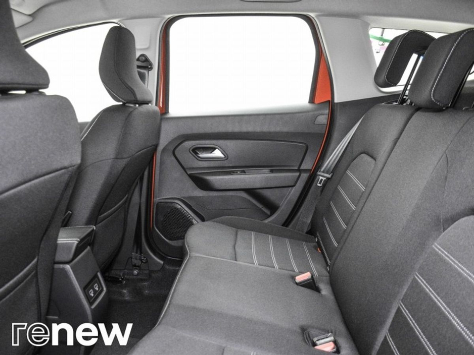 2022 Dacia Duster - image 11
