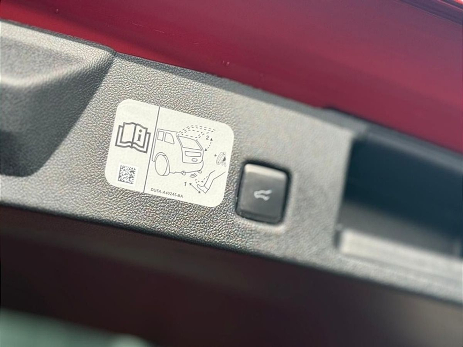 2022 Ford Kuga - image 11