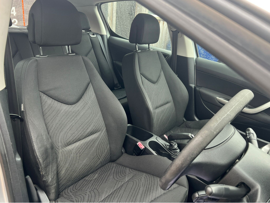 2009 Peugeot 308 - image 9