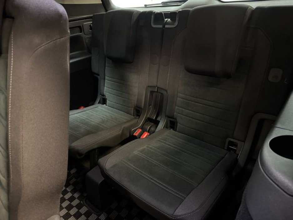 2021 Volkswagen Touran - image 19