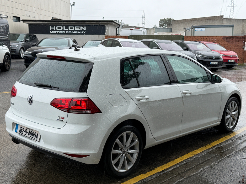 2016 Volkswagen Golf - image 9
