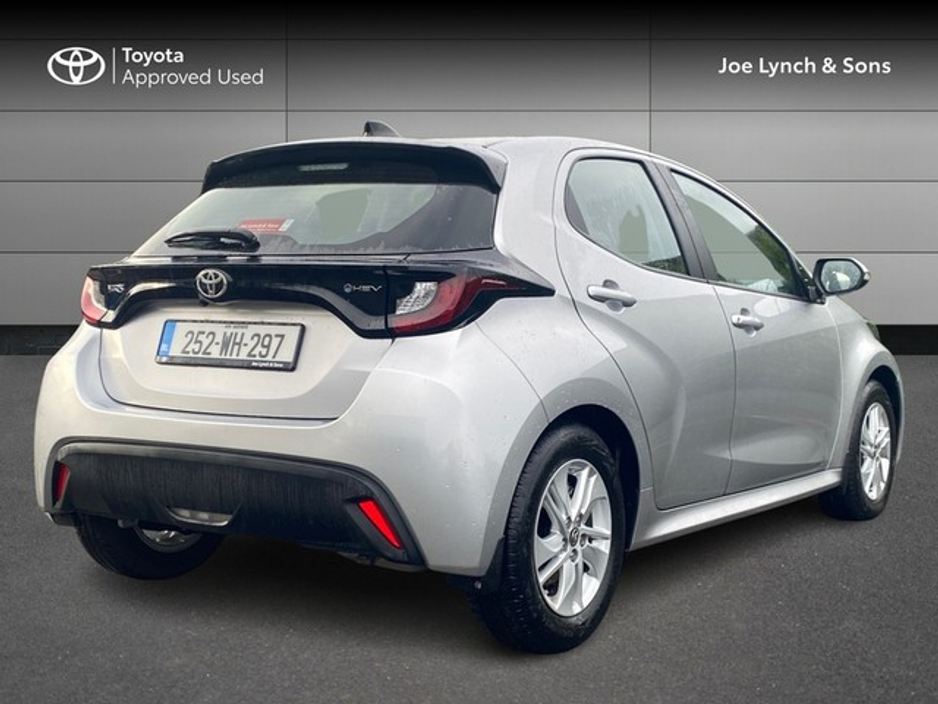 2025 Toyota Yaris - image 2