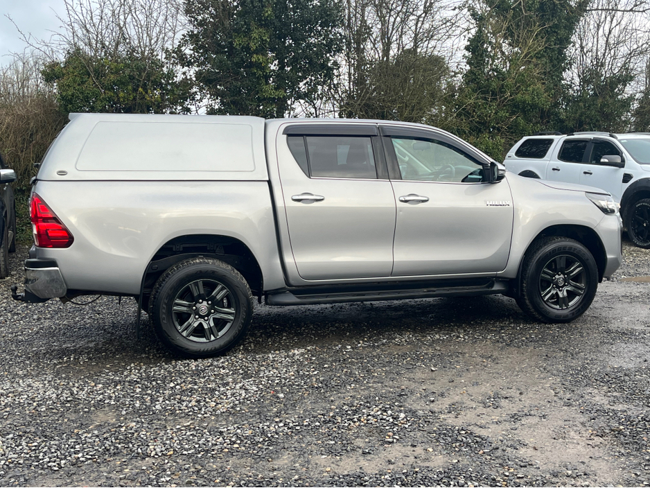 2021 Toyota Hilux - image 12