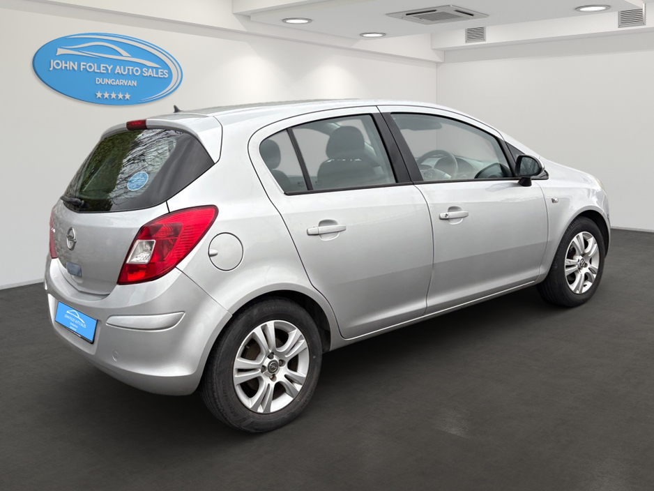 2011 Opel Corsa - image 5
