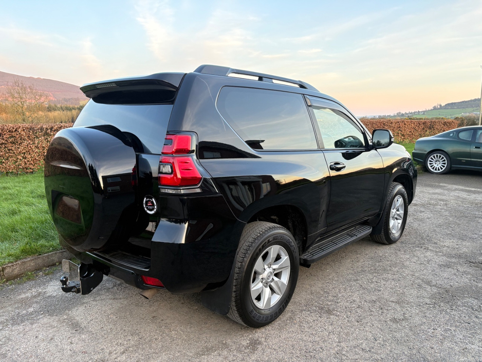 2023 Toyota Landcruiser - image 8