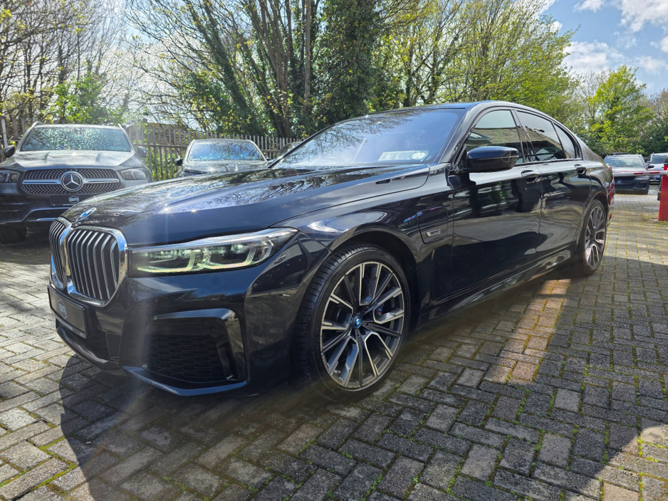 2022 BMW 7 Series - image 7