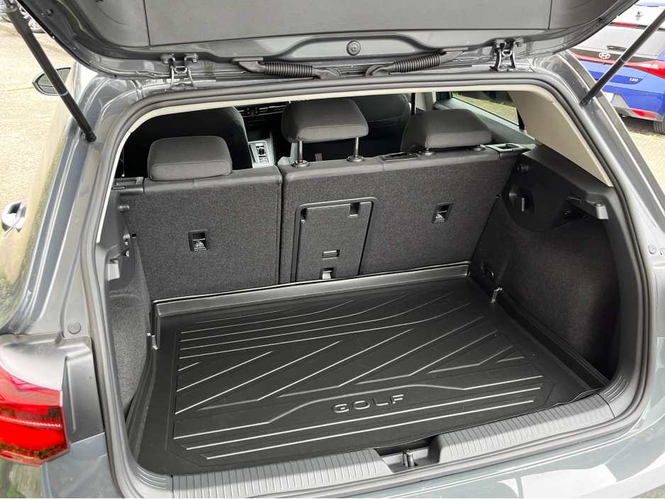 2022 Volkswagen Golf - image 8