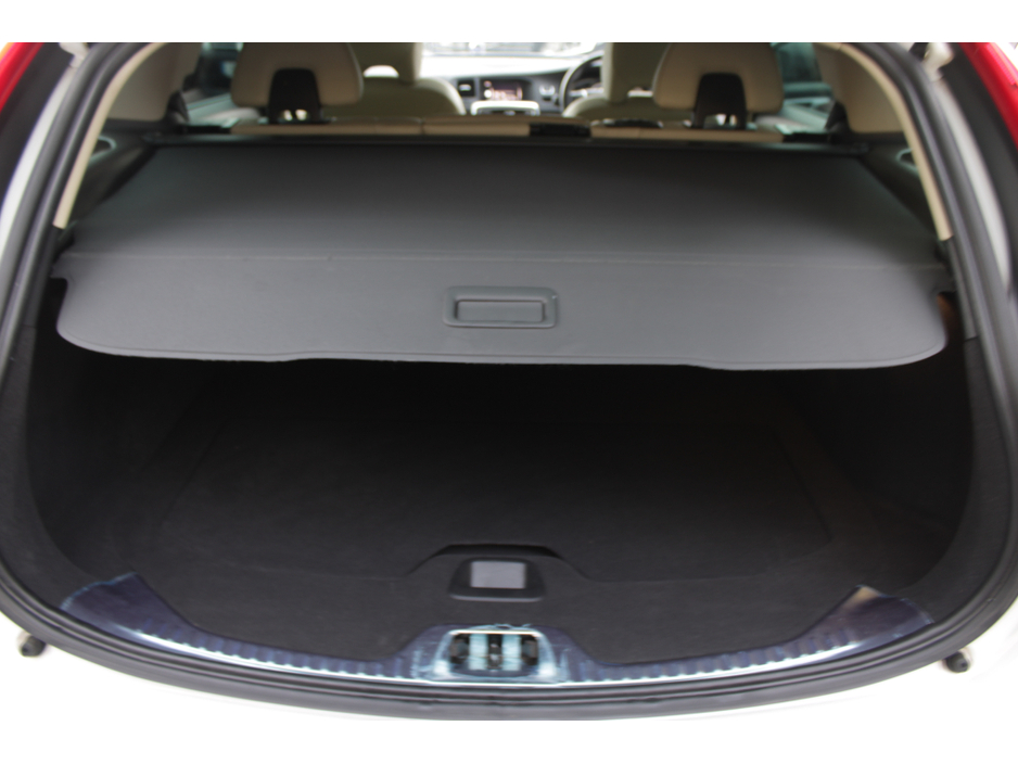 2017 Volvo V60 - image 19