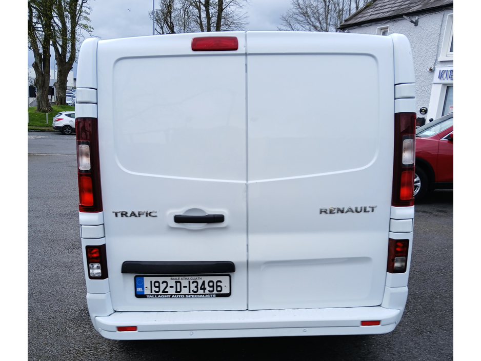 2019 Renault Trafic - image 6