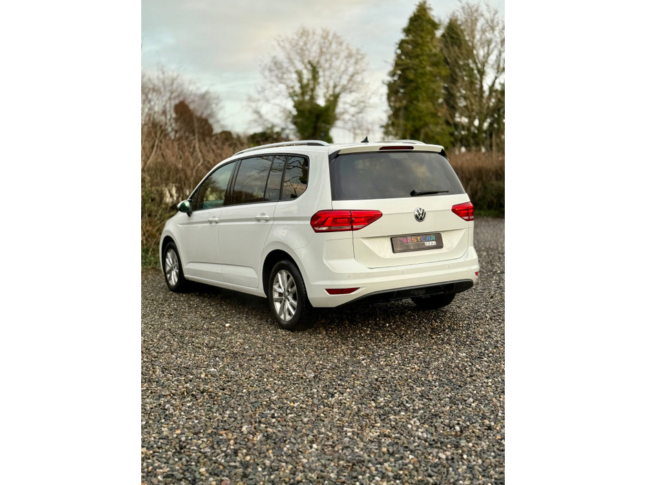 2018 Volkswagen Touran - image 8