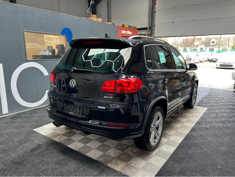2016 Volkswagen Tiguan - image 3