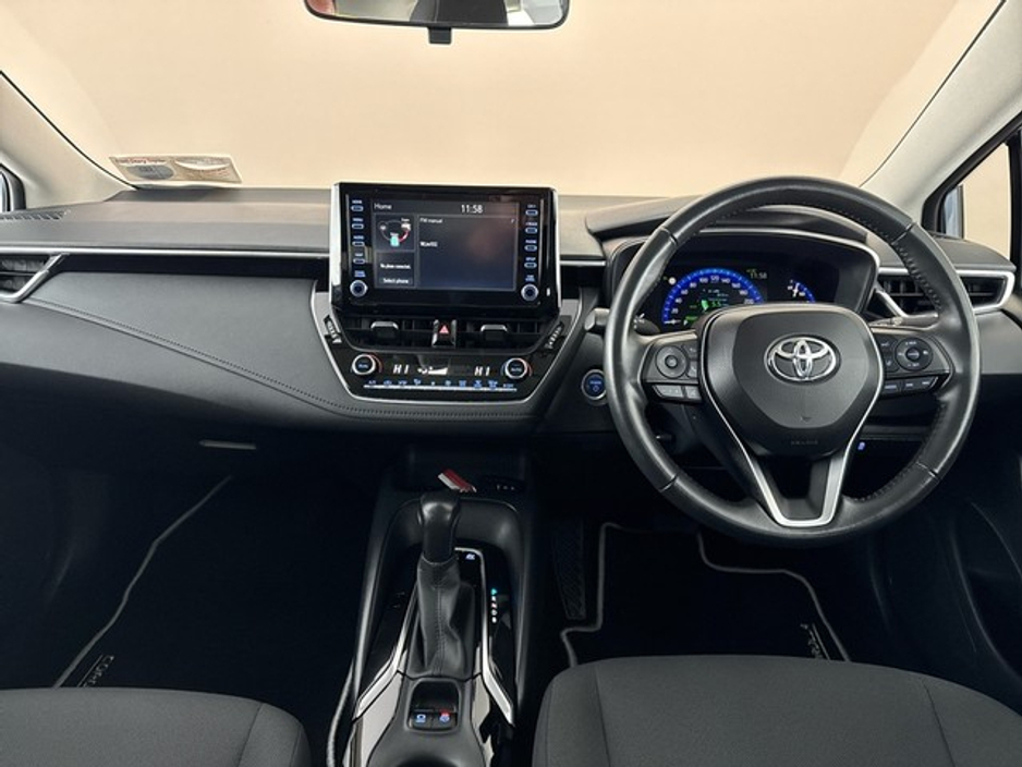 2022 Toyota Corolla HYBRID LUNA SALOON €26,950