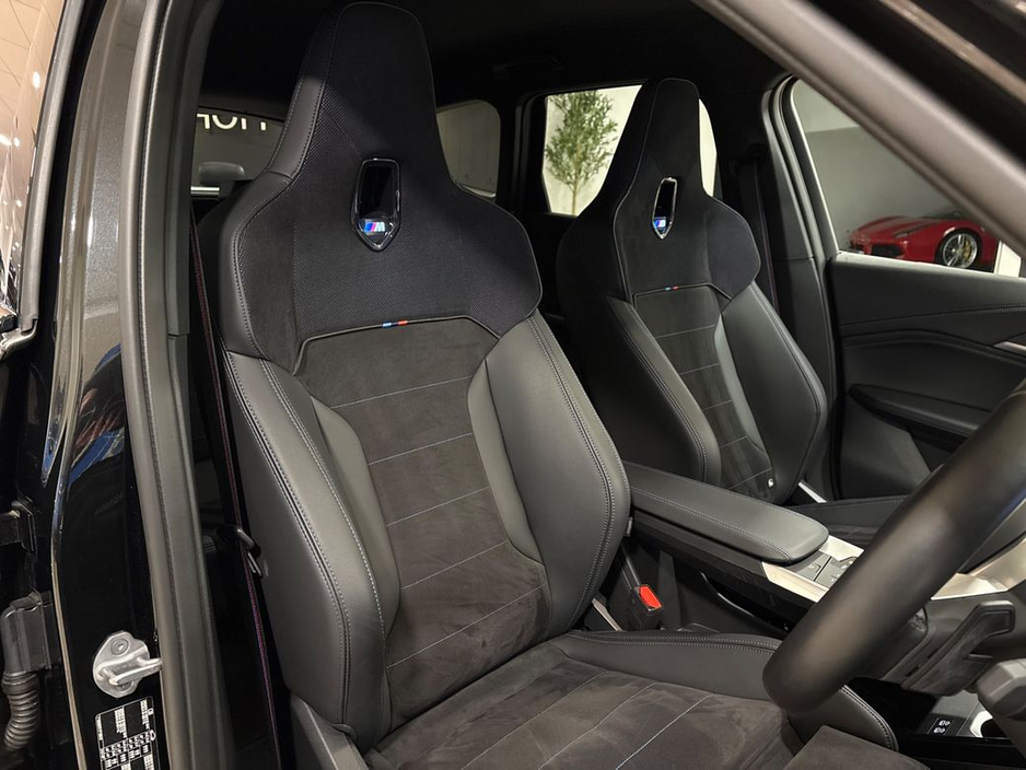 2025 BMW X1 - image 26