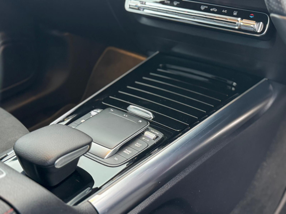 2022 Mercedes-Benz EQA - image 10