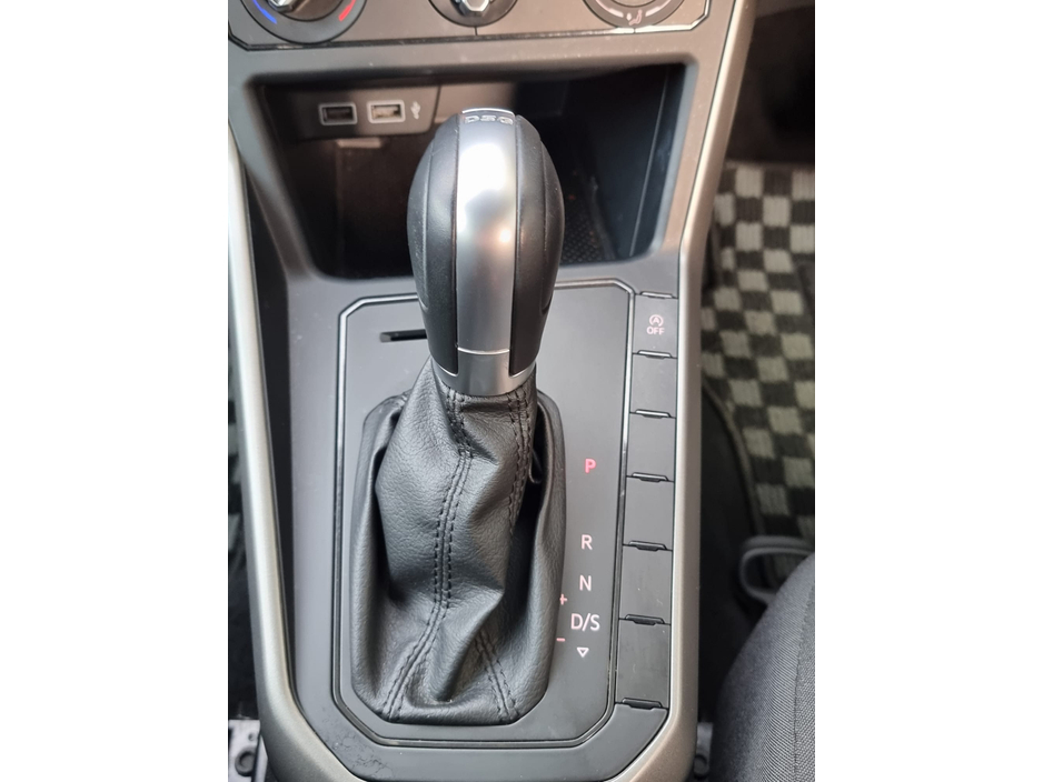 2018 Volkswagen Polo - image 16