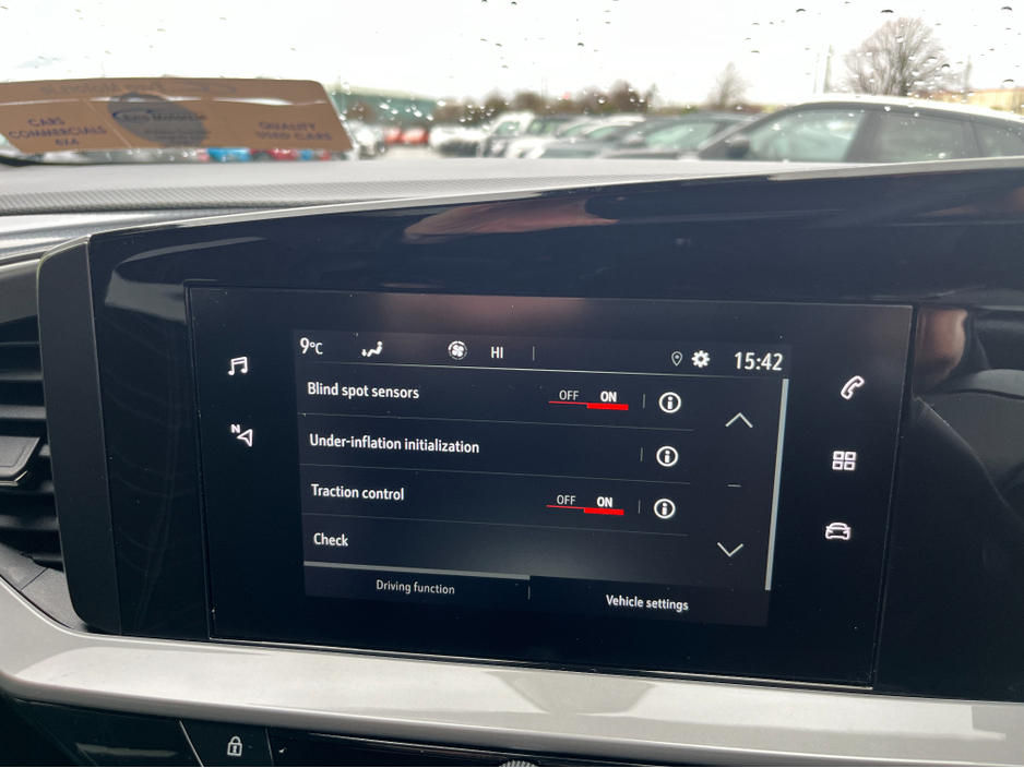 2024 Opel Mokka GS 1.2 PETROL AUTOMATIC //HEATED SEATS AND STEERING WHEEL//MASSAGE DRIVERS SEAT//REVERSE CAMERA//KEYLESS ENTRY//ADAPTIVE CRUISE CONTROL// €23,950