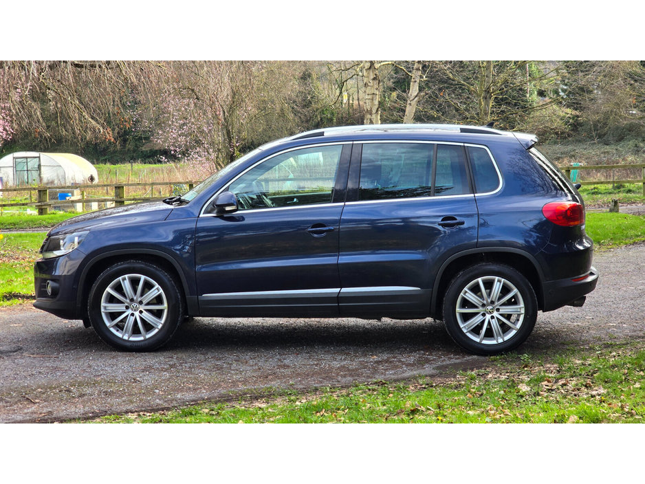 2016 Volkswagen Tiguan - image 8