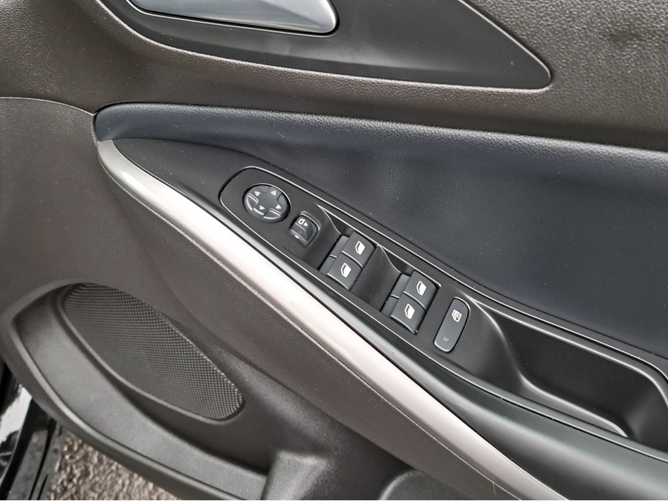 2023 Opel Grandland - image 32