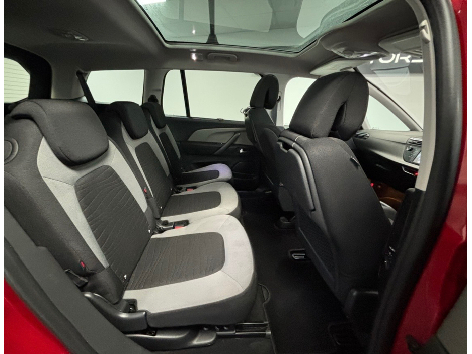 2016 Citroen C4 Picasso - image 9