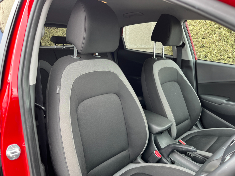 2018 Hyundai Kona - image 11