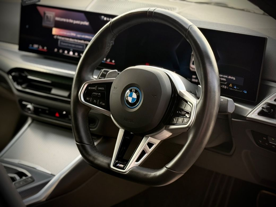 2025 BMW 3 Series - image 8