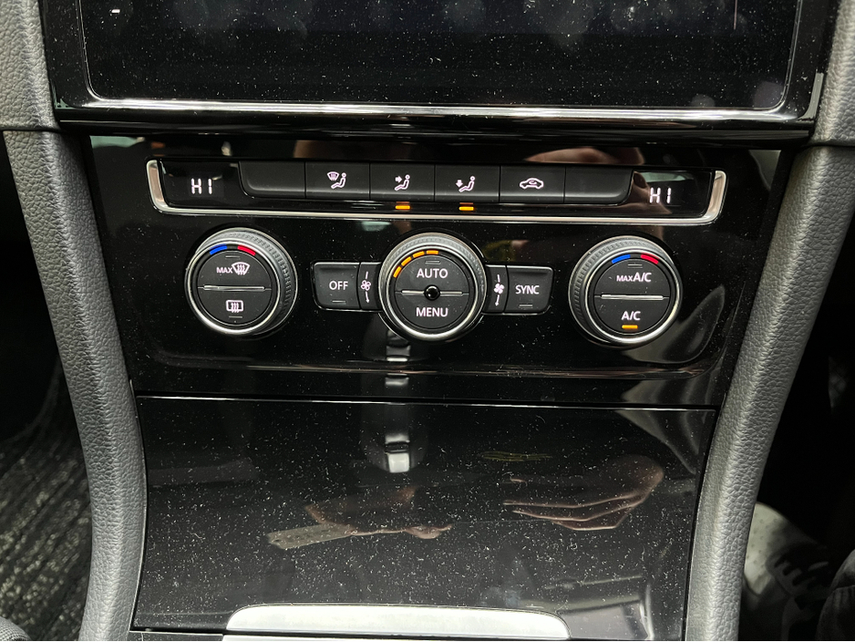 2017 Volkswagen Golf - image 16