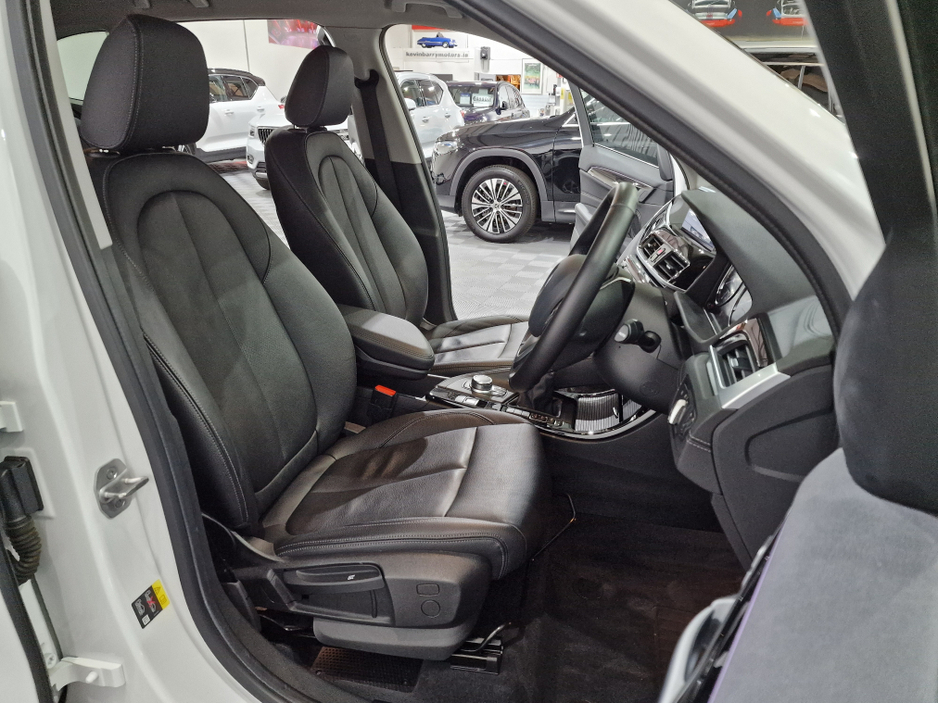 2022 BMW X1 - image 8