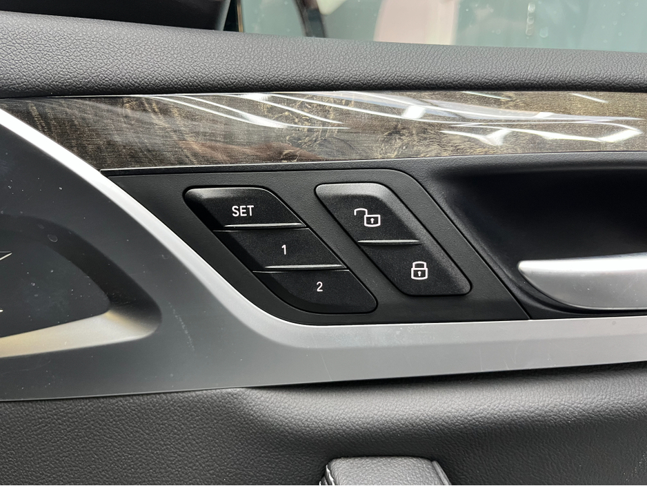 2021 BMW X3 2021 BMW X3 XDRIVE 30E M-SPORT EDITION JOY 2.0 AUTOMATIC / CRUISE CONTROL / 360° PARKING CAMERA / ELECTRIC MEMORY & HEATED SEATS / APPLE CARPLAY / PADDLE SHIFTERS / HEATED REAR SEATS