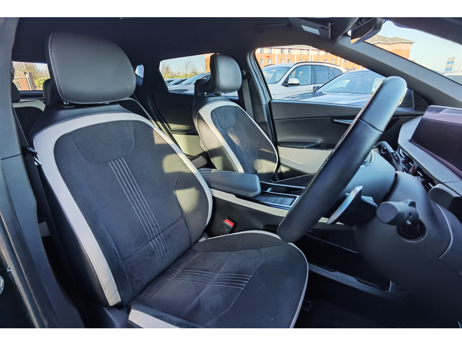 2022 Kia EV6 - image 9