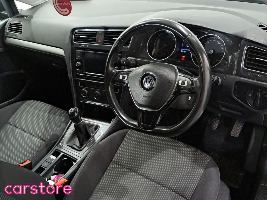 2019 Volkswagen Golf - image 14