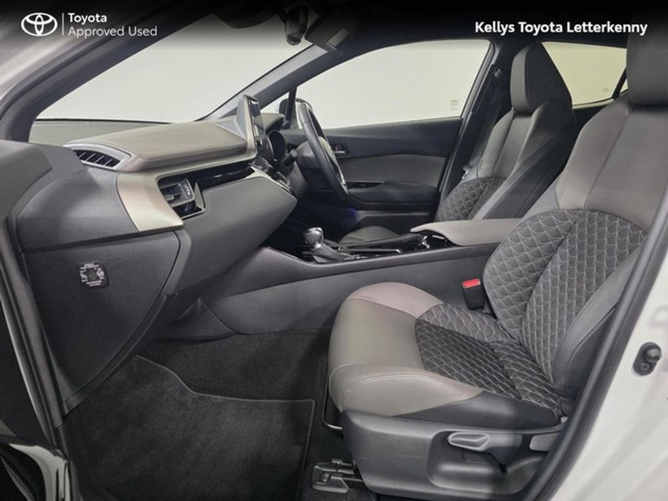 2023 Toyota C-HR - image 6