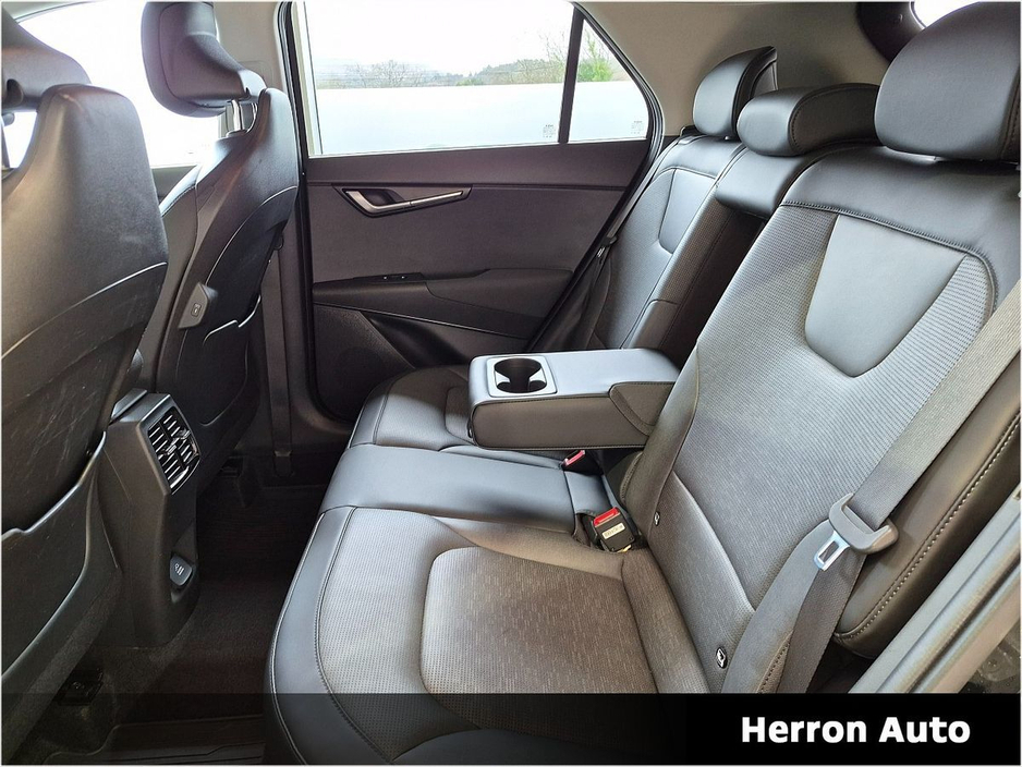 2023 Kia Niro - image 8