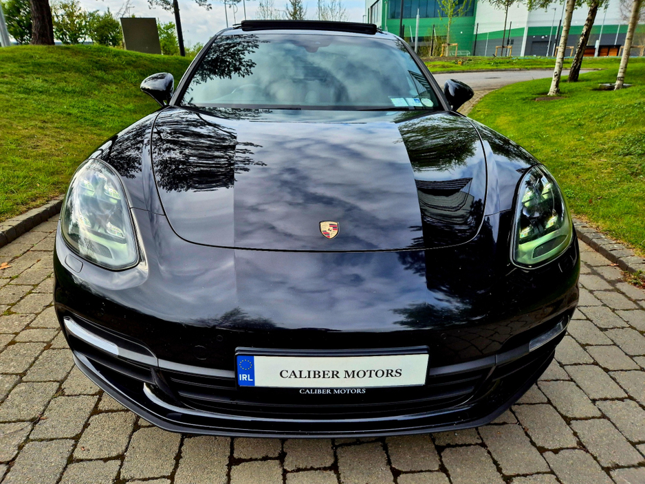 2017 Porsche Panamera V6  PANAMERA4 E-HYBRID PANROOF €49,950