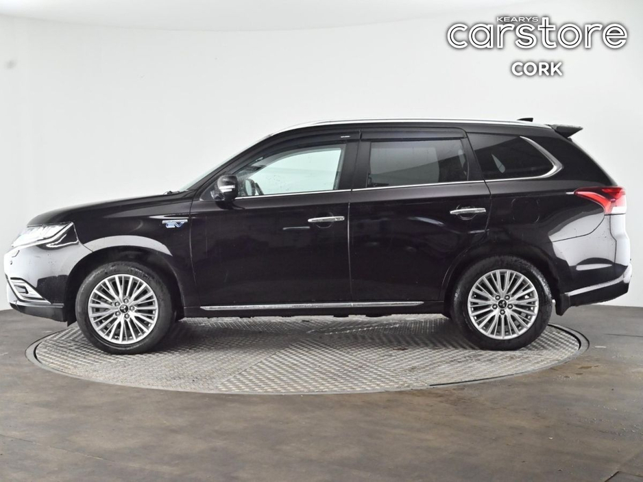 2021 Mitsubishi Outlander - image 6