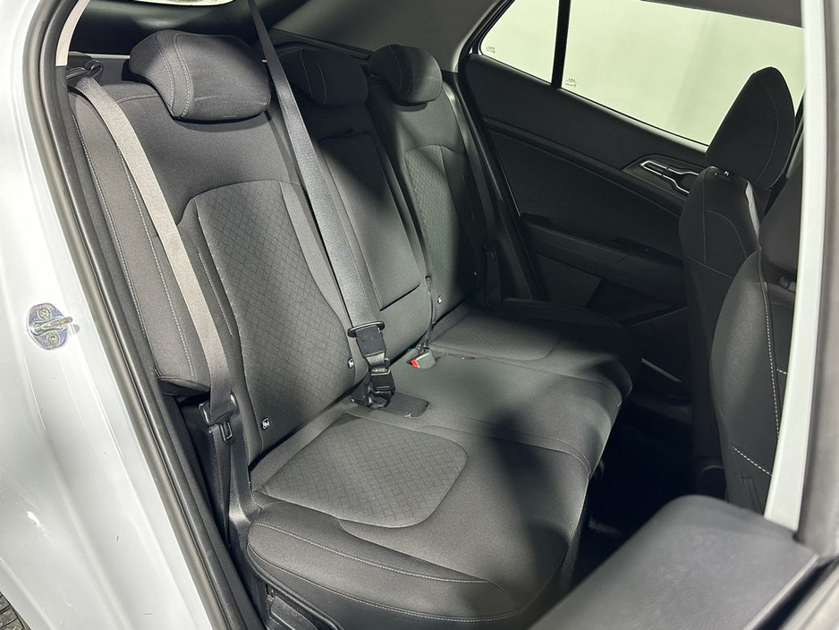 2022 Kia Sportage - image 11