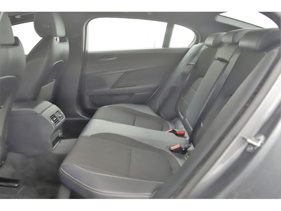 2017 Jaguar XE 2.0D R-SPORT 180BHP 6SPD €16,890