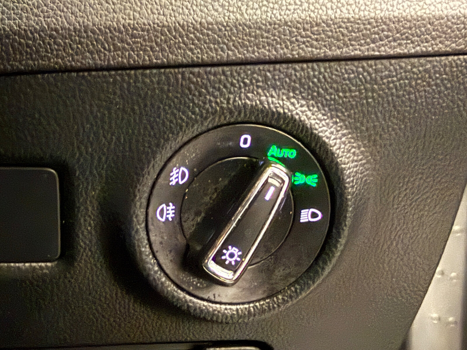 2017 Skoda Superb - image 19