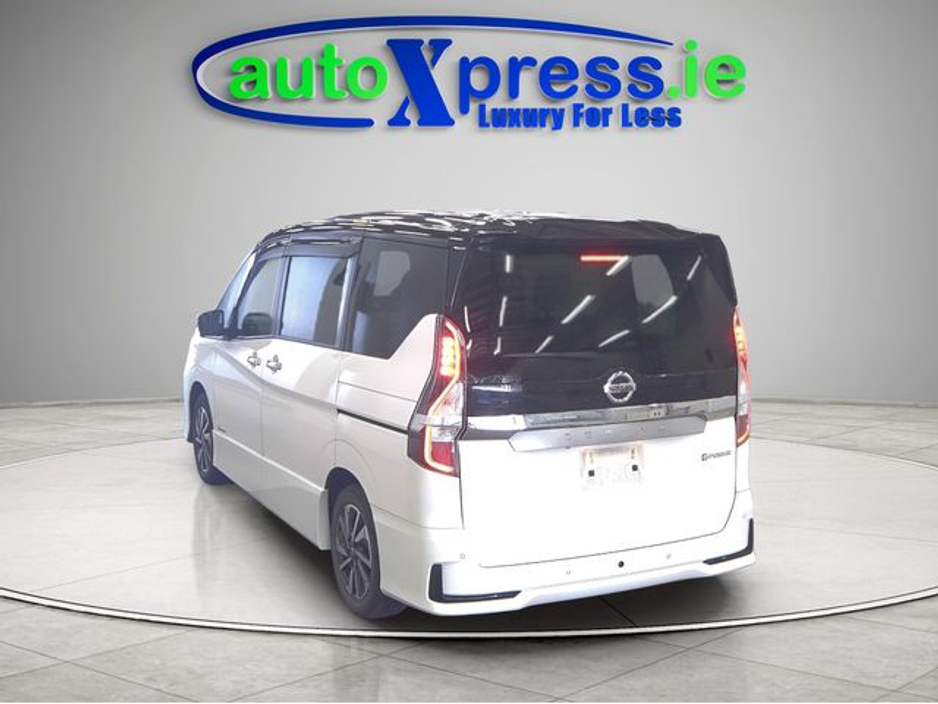 2020 Nissan Serena - image 5